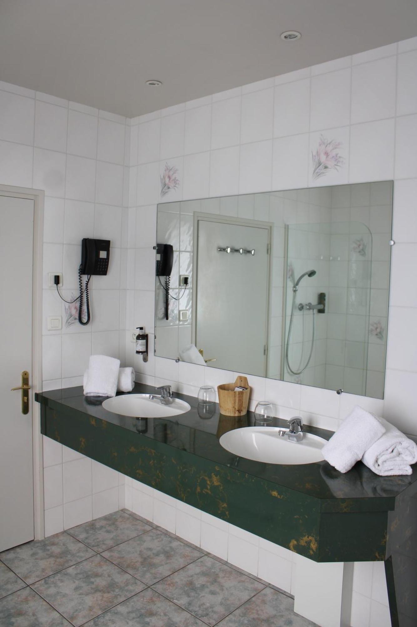 Auberge Du Lac, Sure Hotel Collection By Best Western Mesnil-Saint-Père Εξωτερικό φωτογραφία