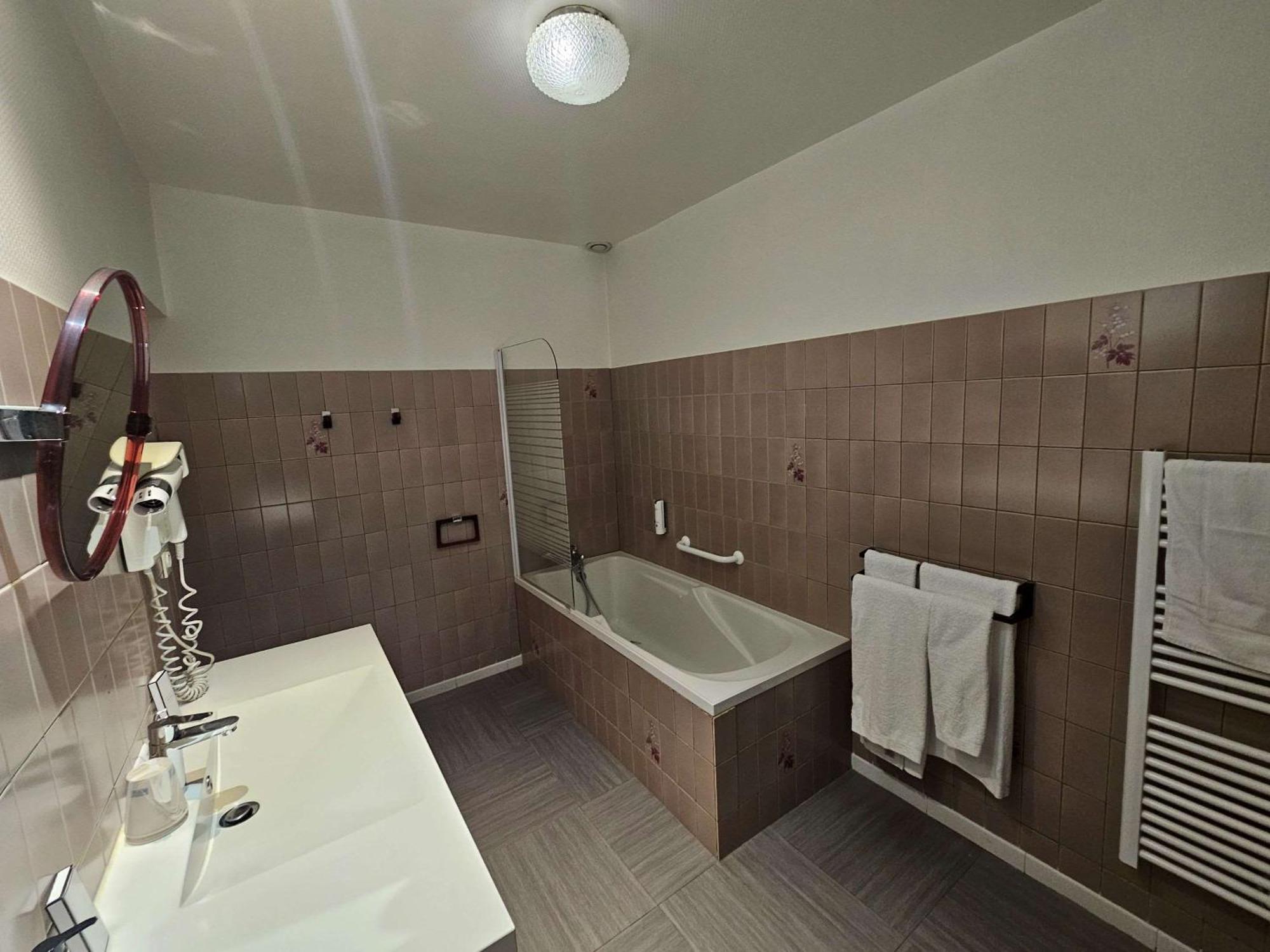 Auberge Du Lac, Sure Hotel Collection By Best Western Mesnil-Saint-Père Εξωτερικό φωτογραφία